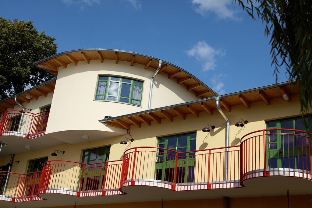 Seminar- Und Gaestehaus Flussbad Gartenstrasse Berlin Eksteriør billede