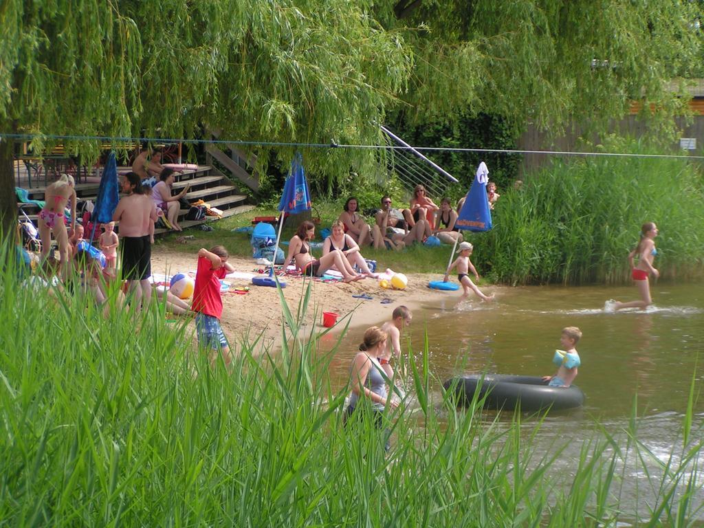Seminar- Und Gaestehaus Flussbad Gartenstrasse Berlin Eksteriør billede